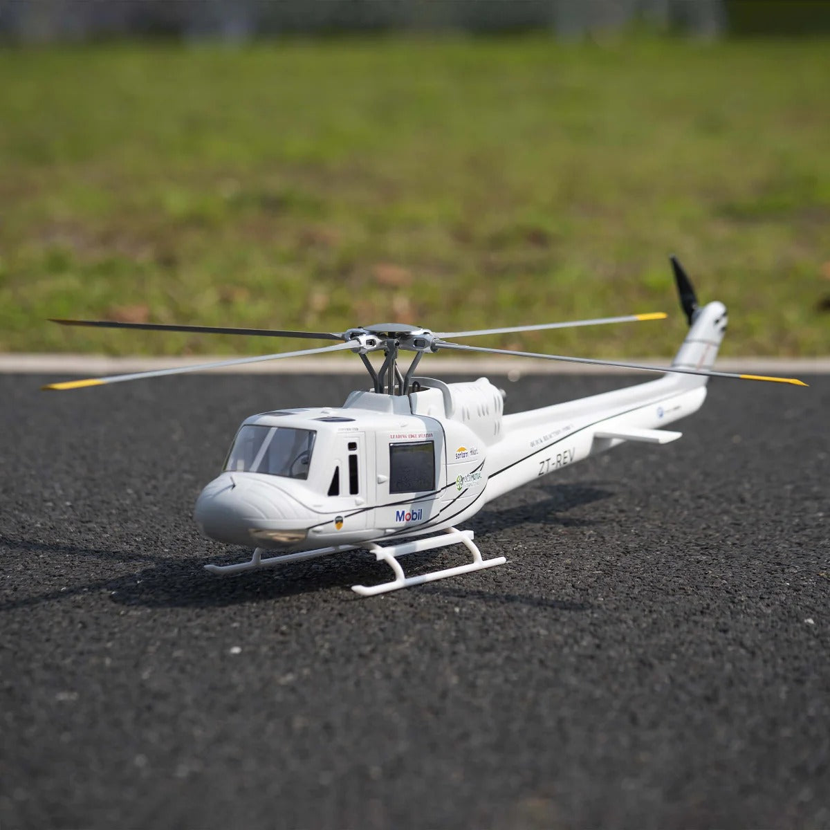 UH-1 Huey V4 GPS Stabilized 6CH RC Scale helicopter 450L size